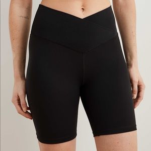 {aerie}: real me wrap bike short, black